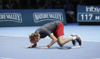 Novak Đoković bez titule u Londonu, Zverev najmlađi osvajač završnog Mastersa