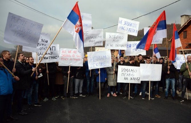 Protest Srba na sjeveru Kosova, KFOR: Postoje tenzije, nadamo se da neće biti potrebe za intervencijom