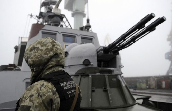 Porošenko: Rusija jača vojsku na granici, prijeti totalni rat