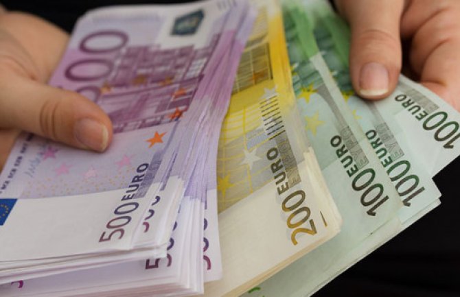 Za otpremnine izdvojeno više od tri miliona eura,  najveća isplaćena 17.841 eura