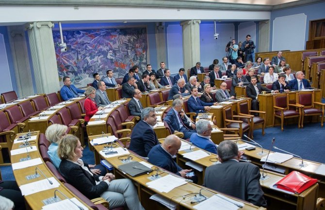 Skupština Crne Gore raspravlja o poništenju odluka Podgoričke skupštine