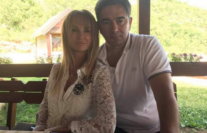 Supruga Nebojše Medojevića: Za moju djecu želim da Crnu Goru vole iz daljine