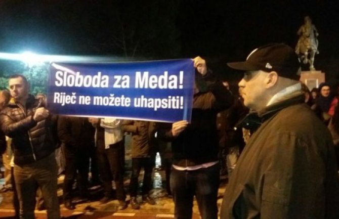 Protest DFa ispred Skupštine, Mandić: Očekujemo 10 hiljada ljudi za 10 dana