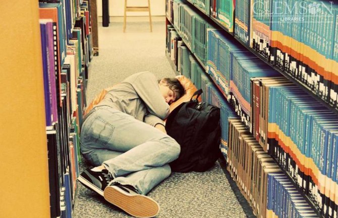 Istraživanje: Osam sati sna može povećati akademske rezultate studenata