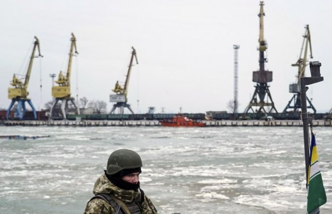 Ukrajina namjerava da pošalje vojne brodove kroz Kerčki moreuz