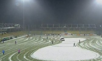 Snijeg poremetio fudbalska dešavanja u regionu, ali Rumuni imaju najbrži lijek(VIDEO)