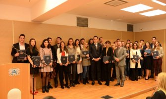 Nagrađeni najbolji studenti Podgorice: Vi ste pogonska snaga našeg boljeg sjutra
