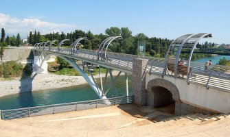 Potraga za djevojkom koja je skočila sa Ruskog mosta u Podgorici