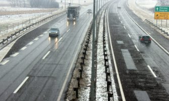 Bahati vozač: Bosanac u Srbiji vozio 245 km/h po zaleđenom auto-putu (VIDEO)