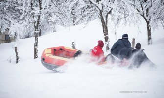 Rafting na snijegu u Mojkovcu: Ne u drvo, ne u drvo i UH (VIDEO)