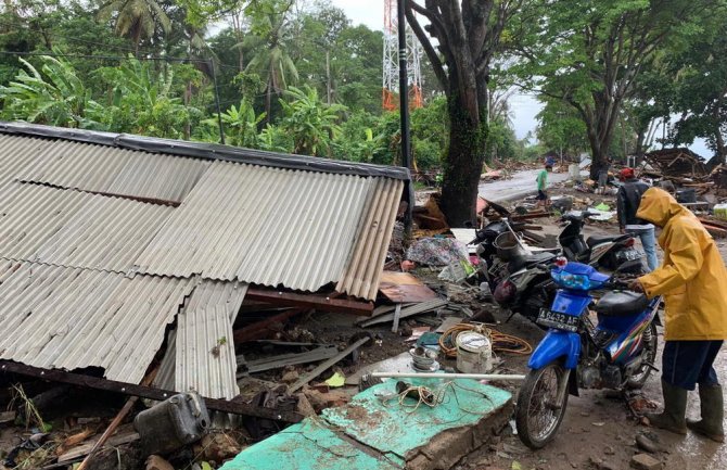 Raste broj poginulih: Cunami u Indoneziji usmrtio najmanje 281 osobu