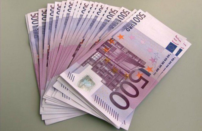 Radnici kafića i picerija u cijevima toaleta nalazili novčanice od 500 eura, godinu dana kasnije otkriveno zašto