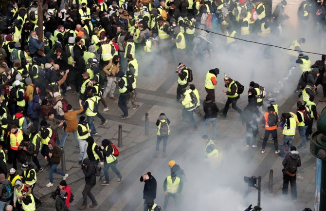 Oko 43 hiljade ljudi u Francuskoj ostalo bez posla zbog protesta 