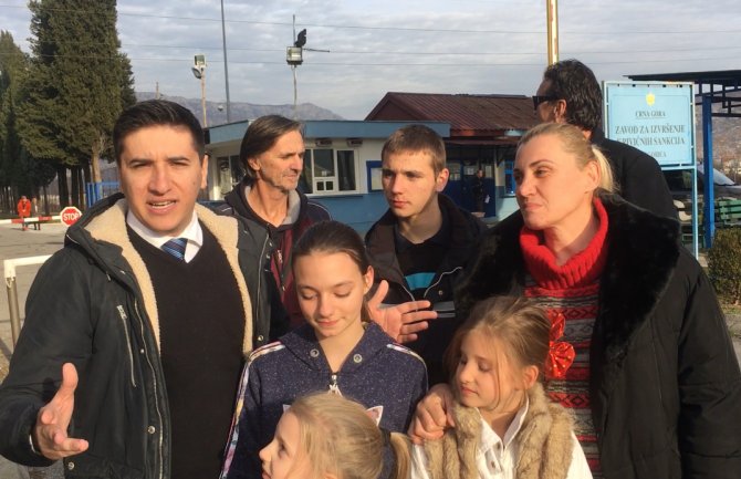  Danijela Đurišić izašla iz zatvora, zahvalnost svima koji su pomogli da majka 8 djece praznike dočeka sa porodicom 