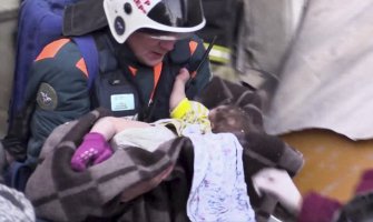 Ispod ruševina izvučena živa beba 35 sati nakon eksplozije