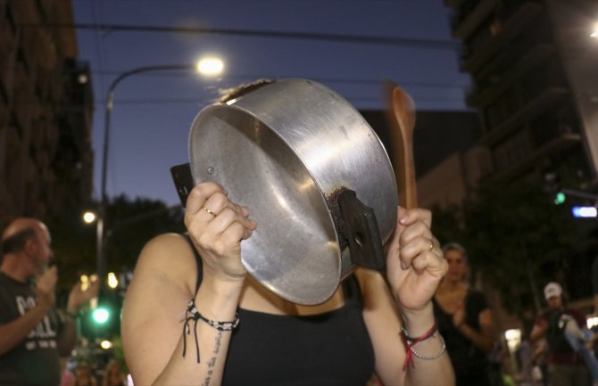 Argentinci izašli na ulice zbog najavljenog poskupljenja struje, gasa i javnog prevoza