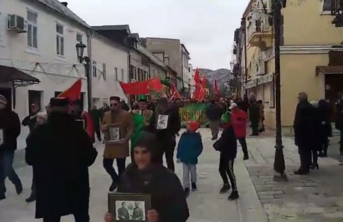  Komitski marš na Cetinju: 