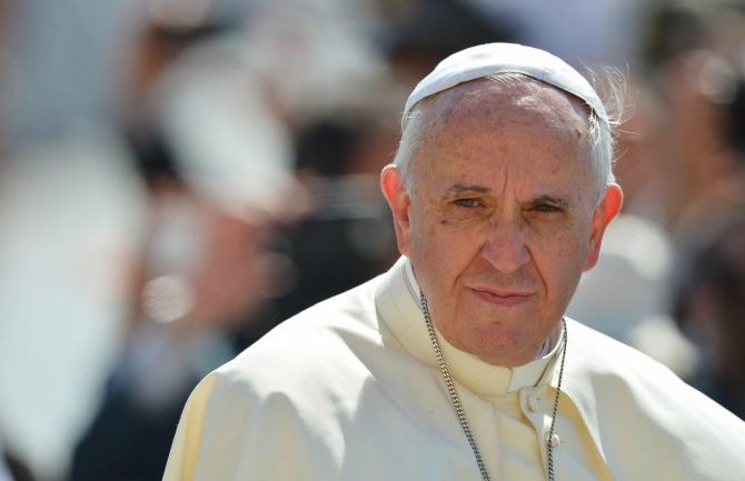 Papa apelovao na evropske lidere da pokažu solidarnost sa 49 migranata blokiranih na Mediteranu