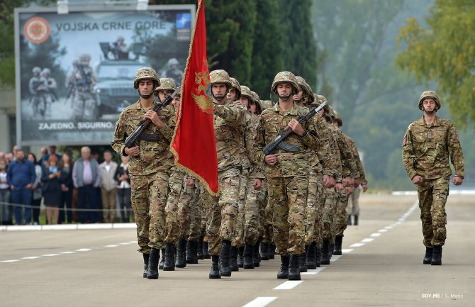 Vojska Crne Gore primila 51 vojnika po ugovoru