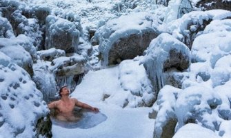 Maksimove avanture ne prestaju: Probao kupanje u zaleđenom kanjonu Nevidio