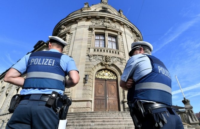 Tri suda evakuisana u Njemačkoj zbog prijetnji bombom