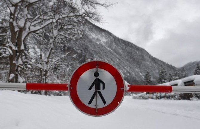 Austrija: Tri njemačka skijaša poginula u lavini, jedan nestao
