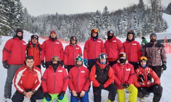 CKCG: Obučeno 8 novih spasilaca za spasavanje na uređenim skijalištima