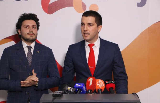 Bečić i Abazović pozvali opoziciju na trajni bojkot