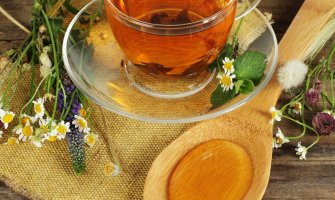 Prirodno čišćenje lica - zeleni čaj i med