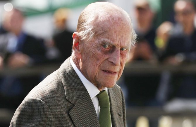 Nakon udesa Britanci mole 97-godišnjeg princa da se okane vožnje