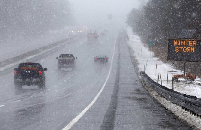 U SAD zimska oluja: Otkazano više od 1.550 letova