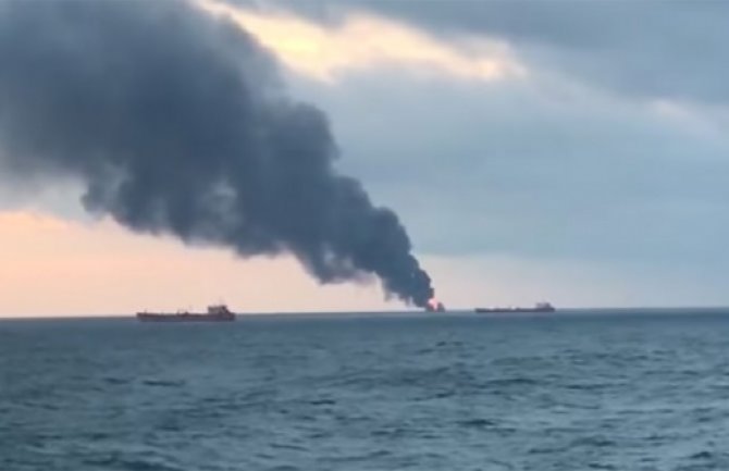 Požar na dva broda u Kerčkom moreuzu, stradalo 14 osoba (VIDEO)