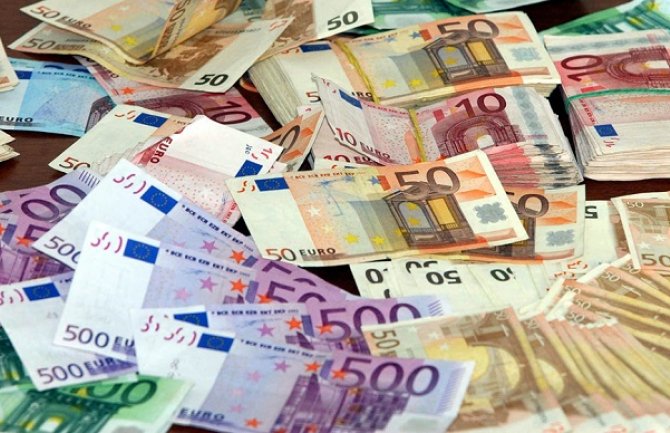 Političkim partijama iz budžeta skoro 6,5 miliona eura