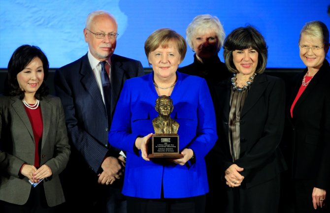Merkel primila Fulbrajtovu nagradu za međunarodno razumijevanje: Zajedno stati na put nacionalizmu i populizmu