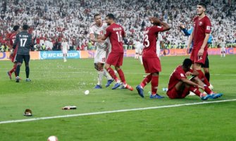 Otvorena istraga zbog gađanja cipelama fudbalera Katara