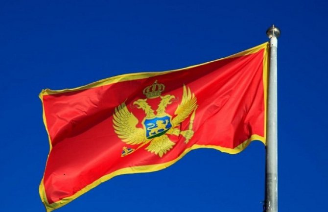 U Tuzima na predstojeće izbore jedino sa crnogorskom zastavom