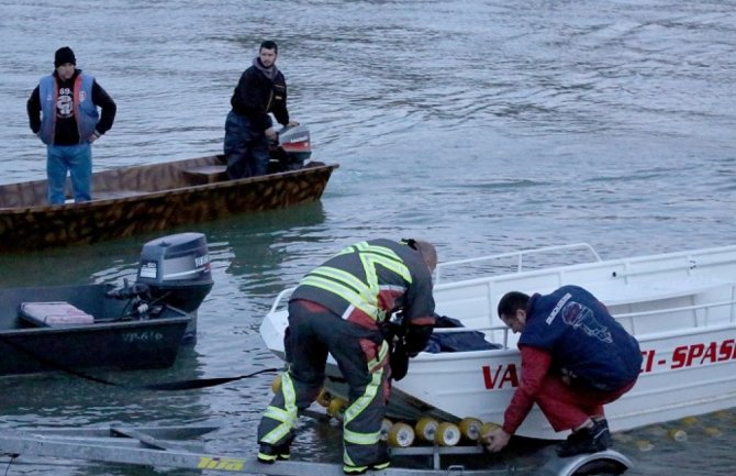 Detalji tragedije na Skadarskom jezeru: Molili kaluđera da ih prebaci do obale