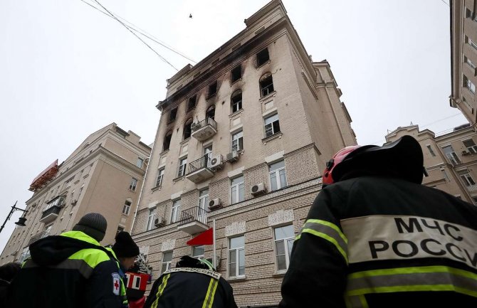 Moskva: Požar u stambenoj zgradi odnio šest života(VIDEO)