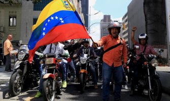 Motociklisti kružili ulicama Karakasa u znak podrške Maduru