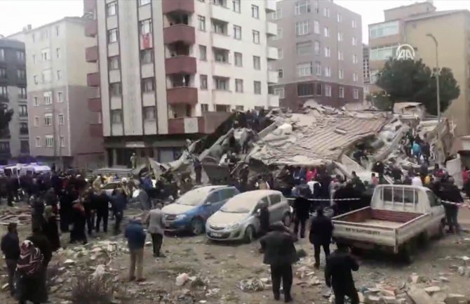 U urušavanju šestospratnice u Istanbulu poginule dvije osobe