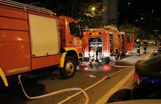 Snažna eksplozija gasa u stambenoj zgradi u Vršcu,ima povrijeđenih (VIDEO)