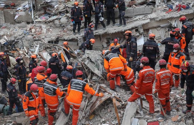 Istanbul: Broj poginulih u urušavanju zgrade porastao na 21 
