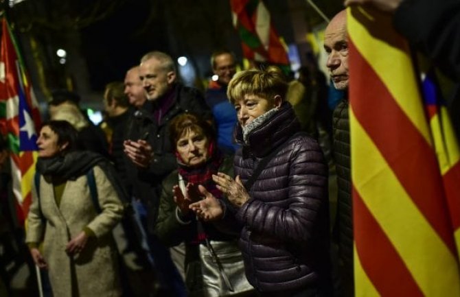 Više hiljada demonstranata u Barseloni protiv suđenja katalonskim separatistima
