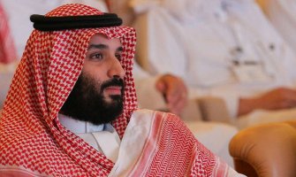 Saudijski prestolonasljednik iznenadnom posjetom prekinuo obred u Meki (VIDEO)