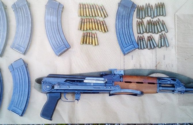 Uhapšen Podgoričanin, oduzeta automatska puška i municija