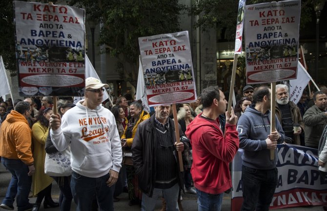 Grčka: U Atini protesti zbog planiranih mjera štednje