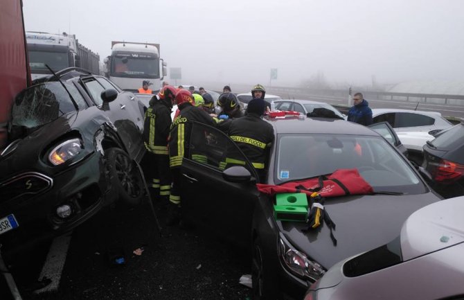 Lančani sudar u Italiji: Učestvovalo više od 80 vozila, 40 povrijeđenih, jedna osoba stradala(VIDEO)