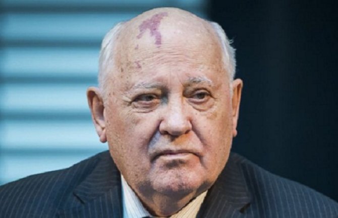 Mihail Gorbačov potpisao sliku koja je prodata za više od 200 hiljada dolara (FOTO)