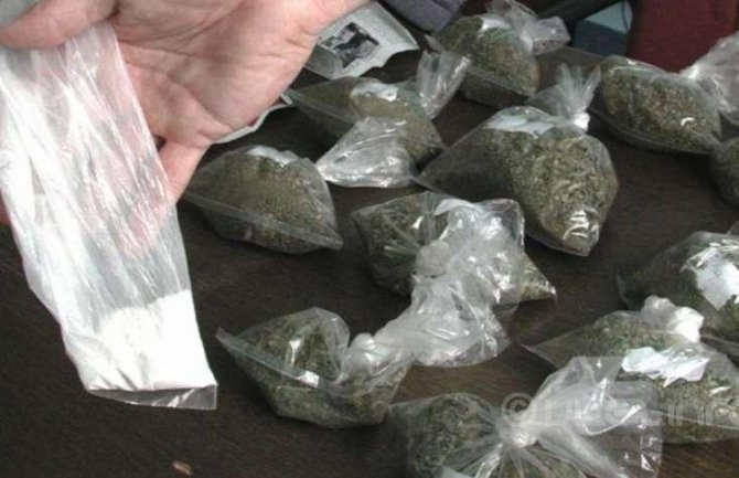 Policija u pet gradova pronašla i oduzela heroin, kokain i marihuanu, procesuirano 35 lica