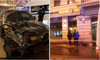 Sankt Peterburg: Automobil uletio na trotoar, dvije osobe poginule (VIDEO)